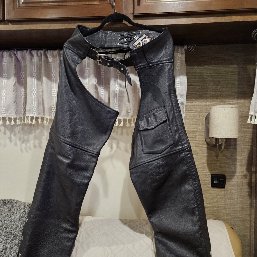 Leathercrafts Inc. MB premium Women's med. Leather chaps